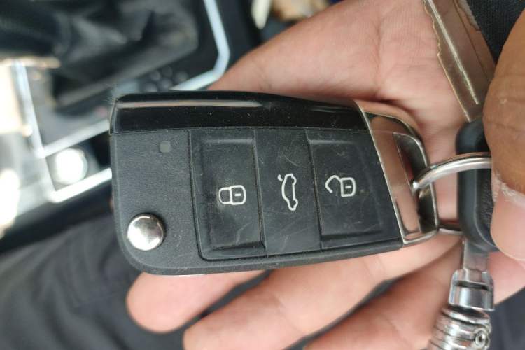 Used Volkswagen Passat 2017 330TSI DSG Luxury Edition Vehicle Key