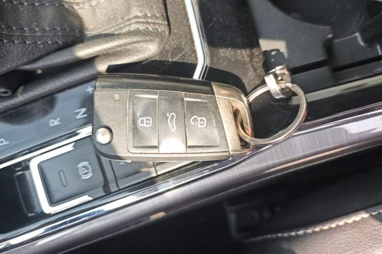 Used Volkswagen Passat 2017 330TSI DSG Luxury Edition Vehicle Key