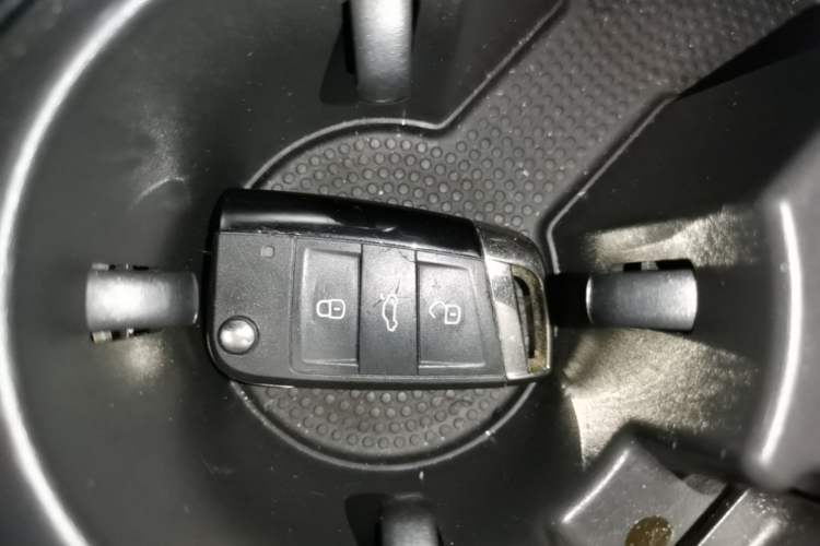 Used Volkswagen Passat 2017 330TSI DSG Luxury Edition Vehicle Key