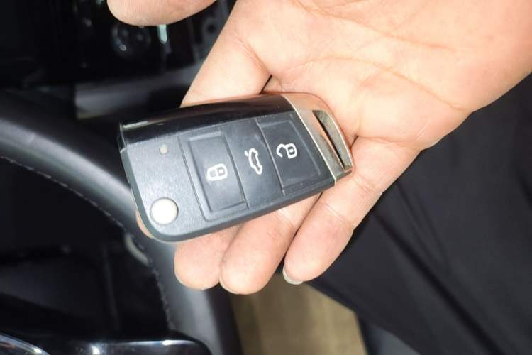 Used Volkswagen Passat 2017 330TSI DSG Luxury Edition Vehicle Key