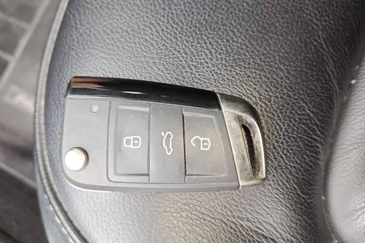 Used Volkswagen Passat 2017 330TSI DSG Luxury Edition Vehicle Key