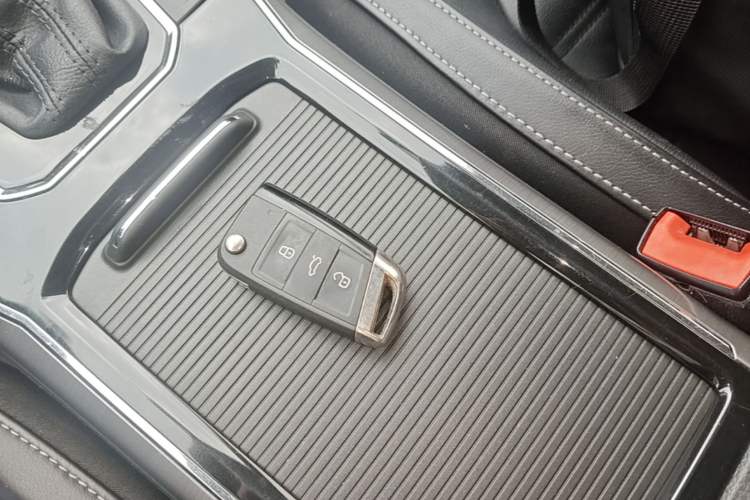 Used Volkswagen Passat 2017 330TSI DSG Luxury Edition Vehicle Key