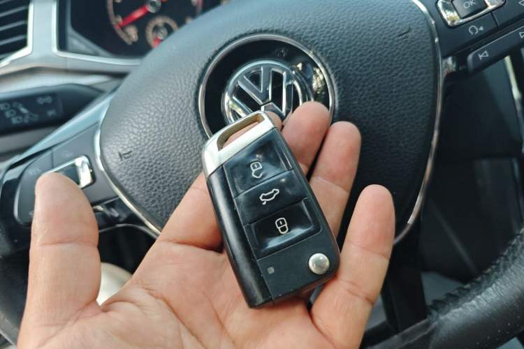 Used Volkswagen Passat 2017 280TSI DSG Luxury Edition Vehicle Key