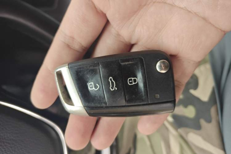 Used Volkswagen Passat 2017 330TSI DSG Luxury Edition Vehicle Key
