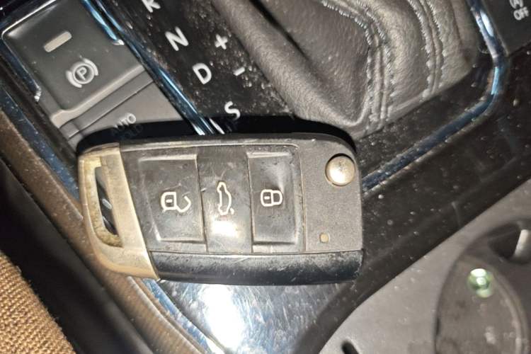Used Volkswagen Passat 2017 330TSI DSG Prestige Edition Vehicle Key