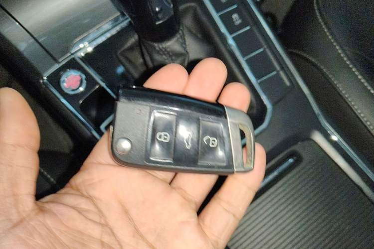 Used Volkswagen Passat  Vehicle Key