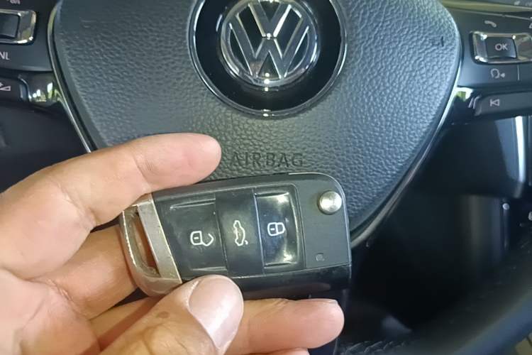 Used Volkswagen Passat 2017 330TSI DSG Luxury Edition Vehicle Key