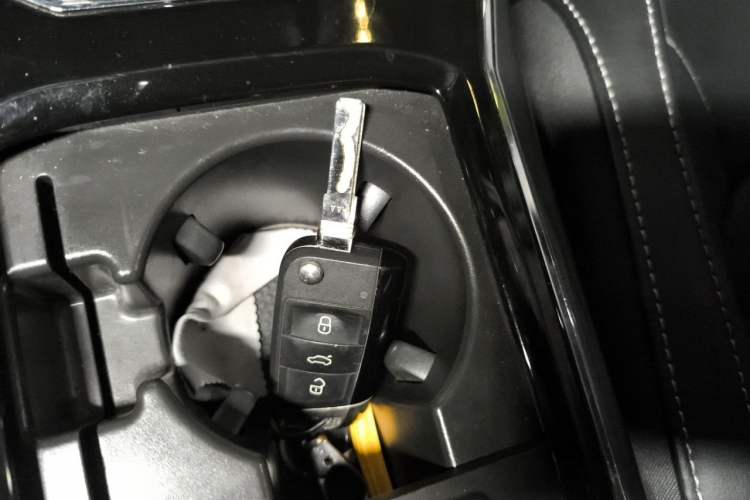 Used Volkswagen Passat 2017 330TSI DSG Luxury Edition Vehicle Key