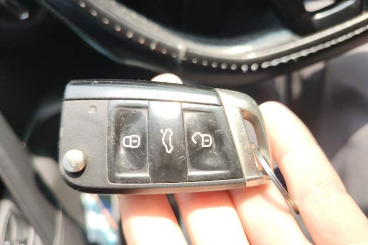 Used Volkswagen Passat 2017 330TSI DSG Luxury Edition Vehicle Key