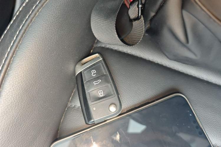 Used Volkswagen Passat 2017 1.8TSI DSG Government Procurement Version (CEA Engine) Vehicle Key