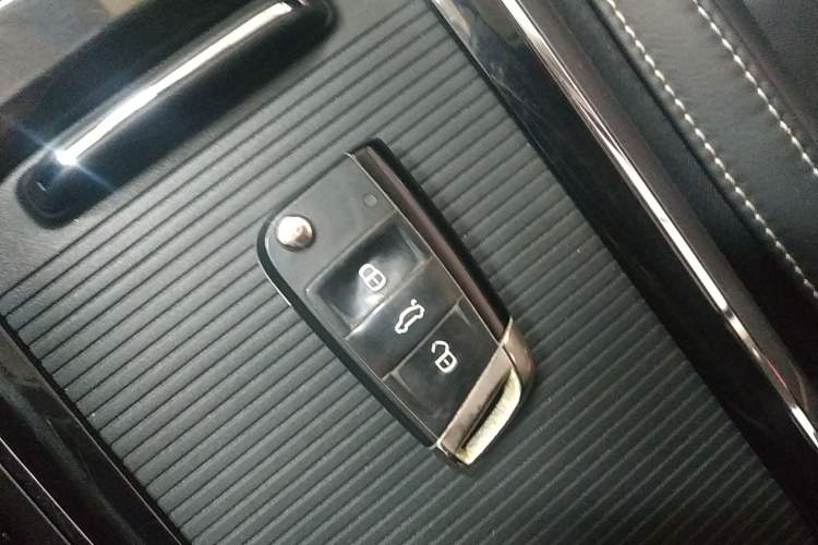 Used Volkswagen Passat 2017 330TSI DSG Luxury Edition Vehicle Key