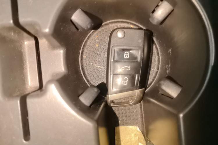 Used Volkswagen Passat 2017 1.8TSI DSG Government Procurement Version (CEA Engine) Vehicle Key