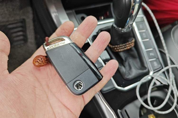 Used Volkswagen Passat 2017 330TSI DSG Luxury Edition Vehicle Key