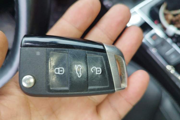 Used Volkswagen Passat 2017 330TSI DSG Prestige Edition Vehicle Key