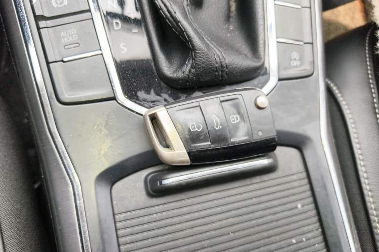Used Volkswagen Passat 2017 280TSI DSG Luxury Edition Vehicle Key