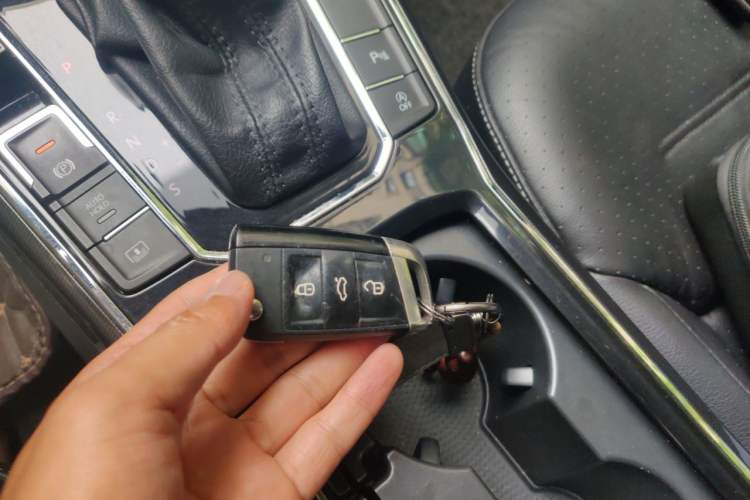 Used Volkswagen Passat 2017 330TSI DSG Prestige Edition Vehicle Key