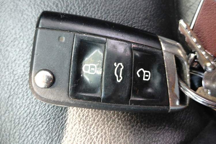 Used Volkswagen Passat 2017 330TSI DSG Luxury Edition Vehicle Key