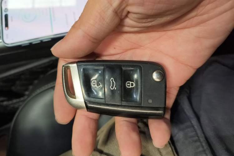 Used Volkswagen Passat 2017 330TSI DSG Luxury Edition Vehicle Key