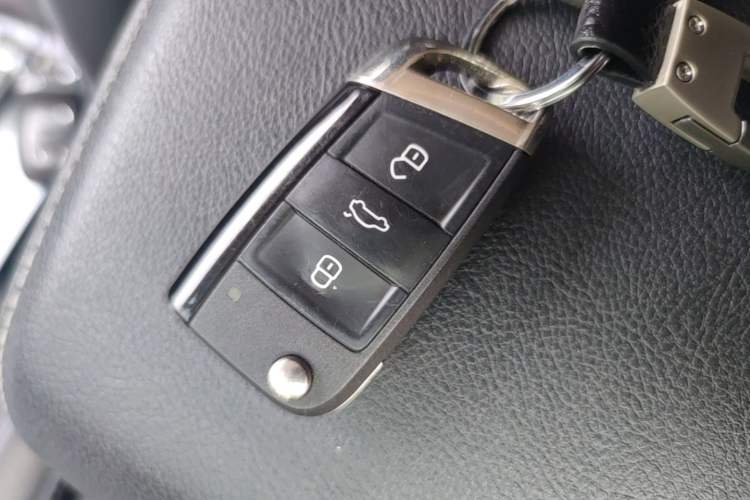 Used Volkswagen Passat 2017 330TSI DSG Prestige Edition Vehicle Key