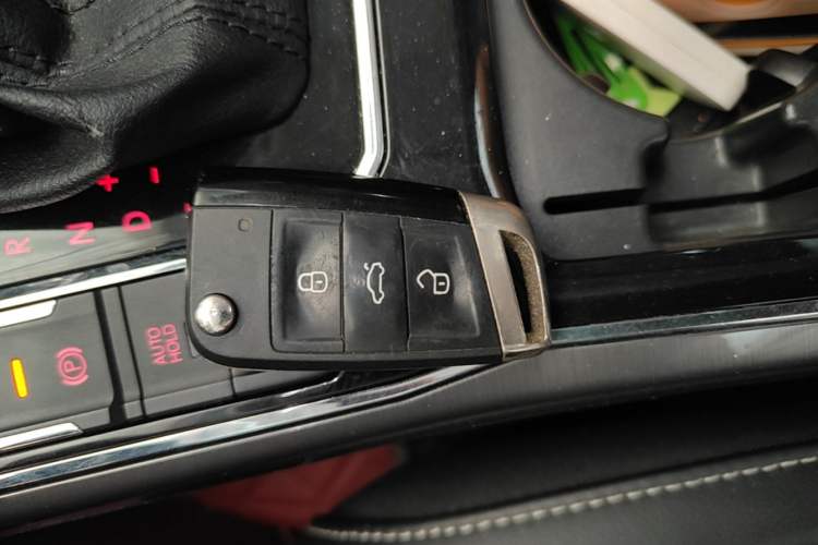 Used Volkswagen Passat 2017 330TSI DSG Luxury Edition Vehicle Key