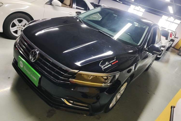 Used Volkswagen Passat 2017 330TSI DSG Luxury Edition Guazi used car, China used car export, Used car for sale, Used Volkswagen cars, Cheapest cars for sale