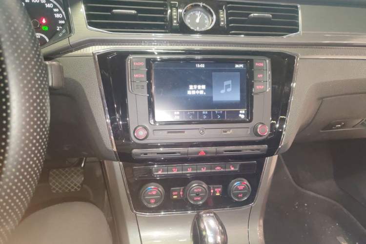 Used Volkswagen Passat 2017 330TSI DSG Luxury Edition Audio And AC Panel