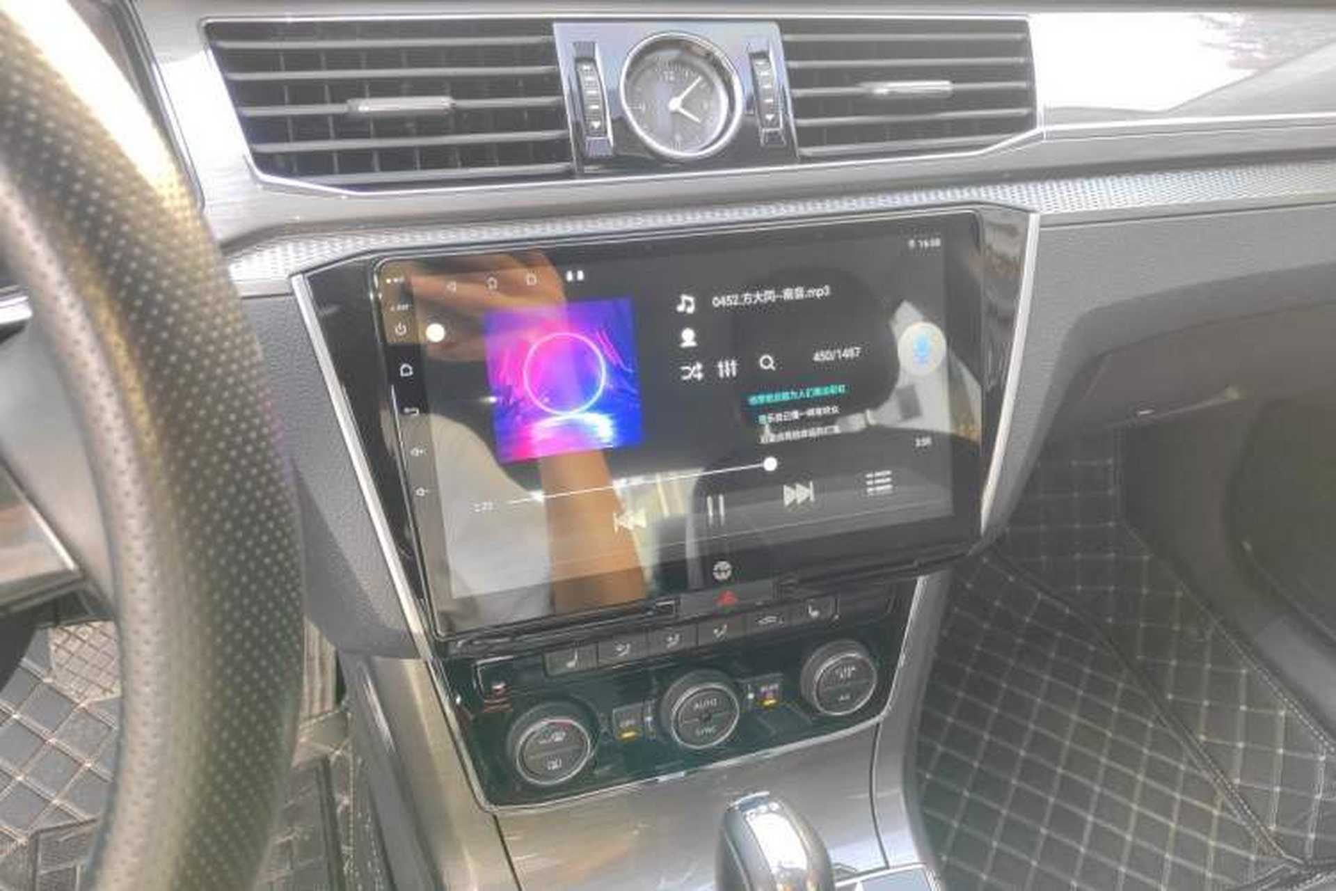 Used Volkswagen Passat 2017 330TSI DSG Luxury Edition Audio And AC Panel