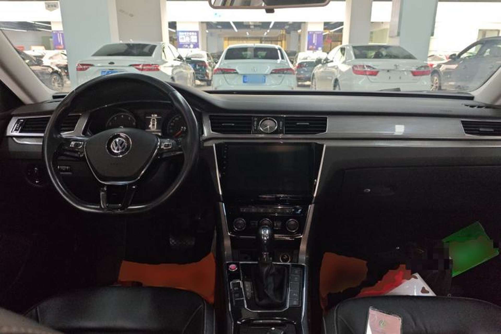 Used Volkswagen Passat 2017 330TSI DSG Luxury Edition Center Console