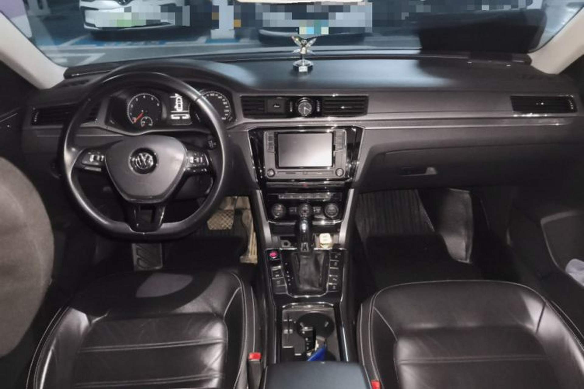 Used Volkswagen Passat 2017 280TSI DSG Luxury Edition Center Console