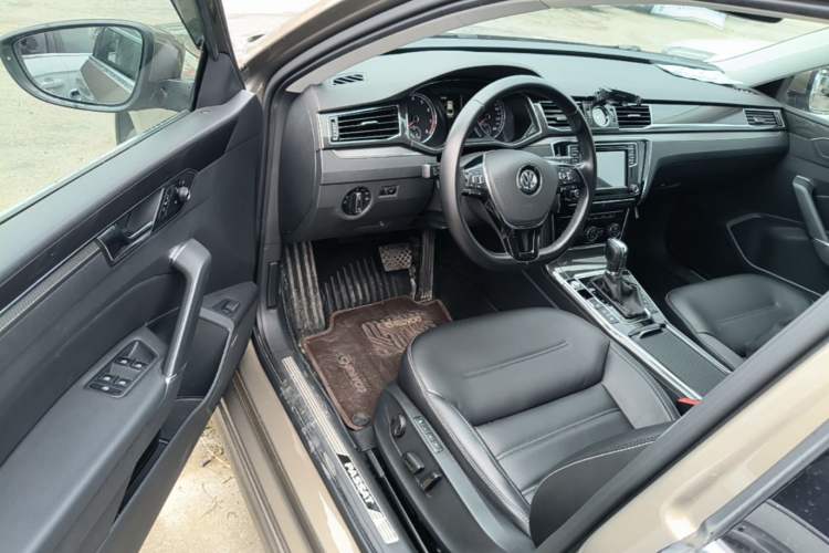 Used Volkswagen Passat 2017 330TSI DSG Prestige Edition Driver Seat