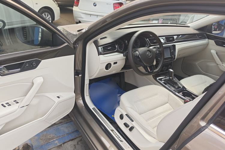 Used Volkswagen Passat 2017 330TSI DSG Prestige Edition Driver Seat