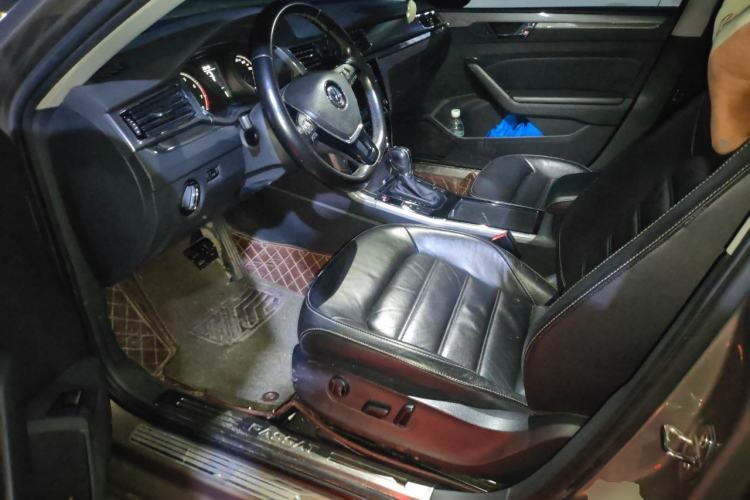 Used Volkswagen Passat 2017 280TSI DSG Luxury Edition Driver Seat