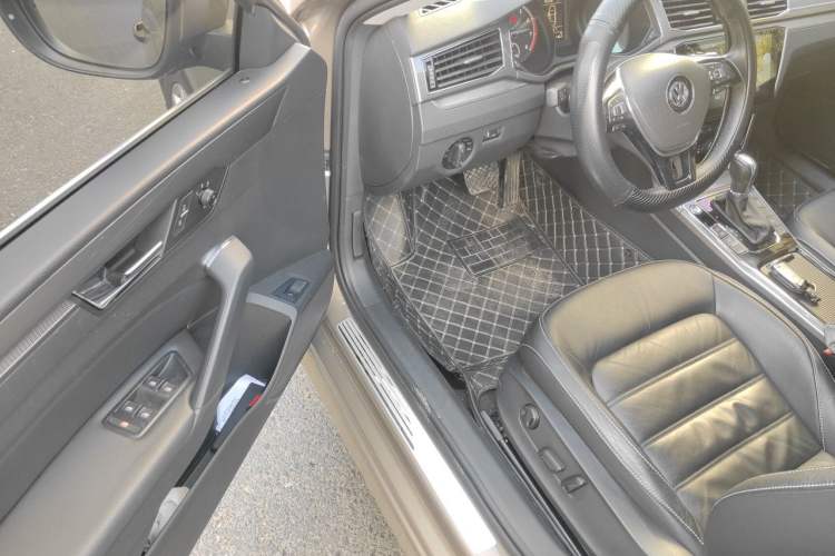 Used Volkswagen Passat 2017 330TSI DSG Luxury Edition Driver Seat
