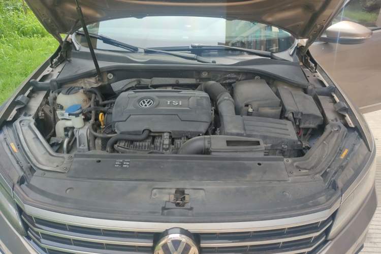 Used Volkswagen Passat 2017 330TSI DSG Luxury Edition Engine Bay