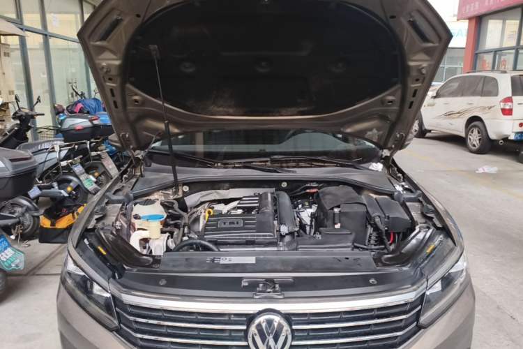 Used Volkswagen Passat 2017 280TSI DSG Luxury Edition Engine Bay