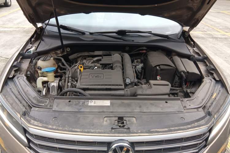 Used Volkswagen Passat 2017 280TSI DSG Luxury Edition Engine Bay