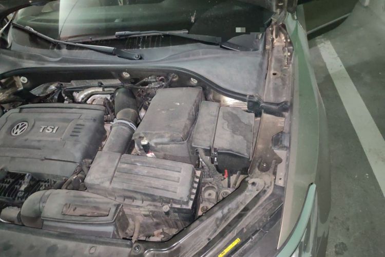 Used Volkswagen Passat 2017 330TSI DSG Luxury Edition Engine Bay Left