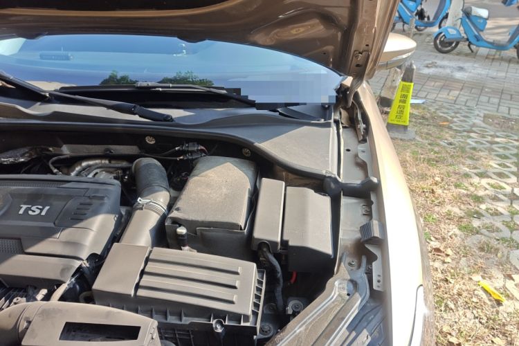 Used Volkswagen Passat 2017 330TSI DSG Luxury Edition Engine Bay Left