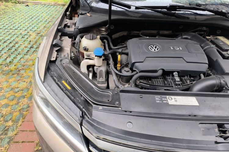 Used Volkswagen Passat 2017 330TSI DSG Luxury Edition Engine Bay Right