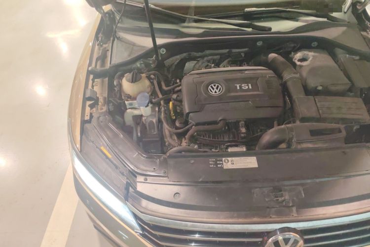 Used Volkswagen Passat 2017 330TSI DSG Luxury Edition Engine Bay Right