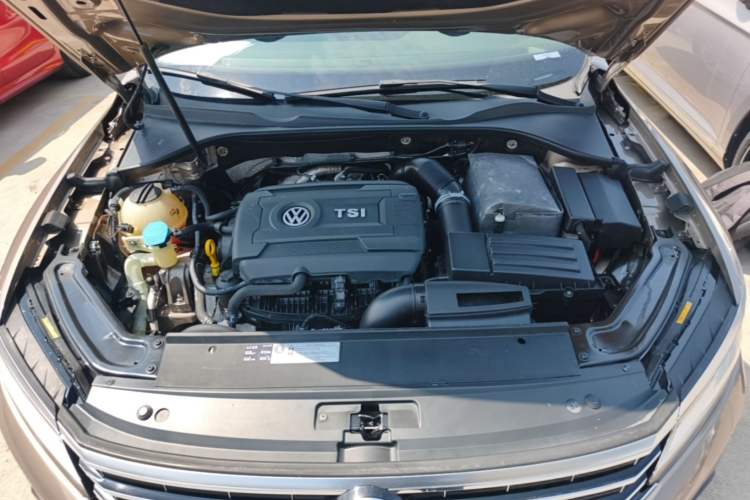 Used Volkswagen Passat 2017 330TSI DSG Luxury Edition Engine Bay