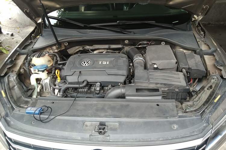 Used Volkswagen Passat 2017 330TSI DSG Luxury Edition Engine Bay