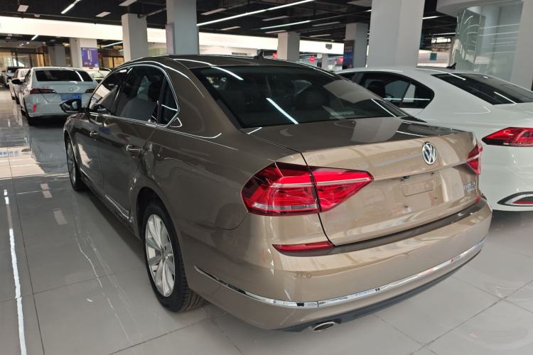 Used Volkswagen Passat 2017 330TSI DSG Luxury Edition Exterior 2