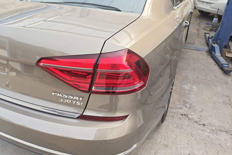 Used Volkswagen Passat 2017 330TSI DSG Prestige Edition Exterior 3
