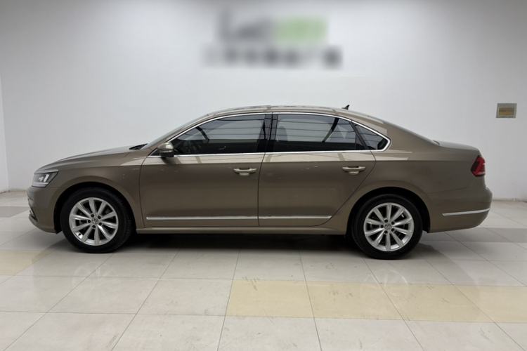Used Volkswagen Passat 2017 330TSI DSG Luxury Edition Exterior 3