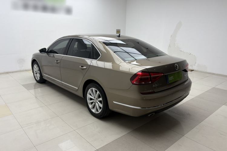 Used Volkswagen Passat 2017 330TSI DSG Luxury Edition Exterior 4