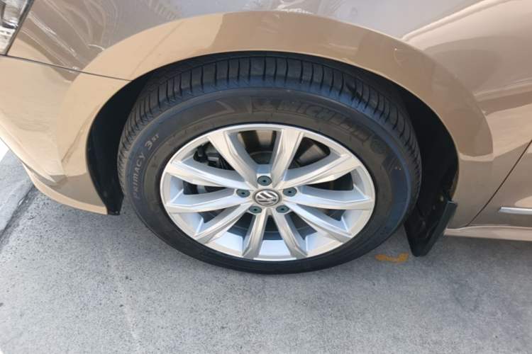 Used Volkswagen Passat 2017 330TSI DSG Luxury Edition Exterior 4