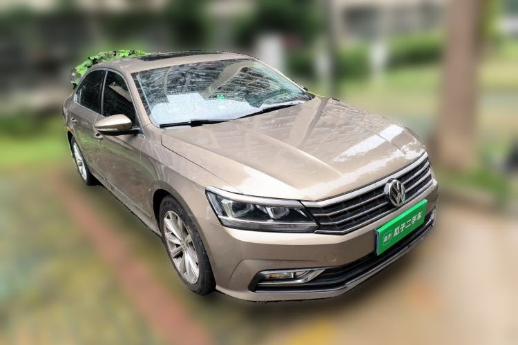 Used Volkswagen Passat 2017 330TSI DSG Luxury Edition Front Right 45 Deg