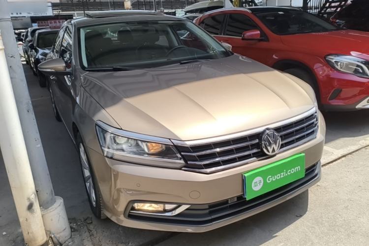 Used Volkswagen Passat 2017 330TSI DSG Luxury Edition Front Right 45 Deg