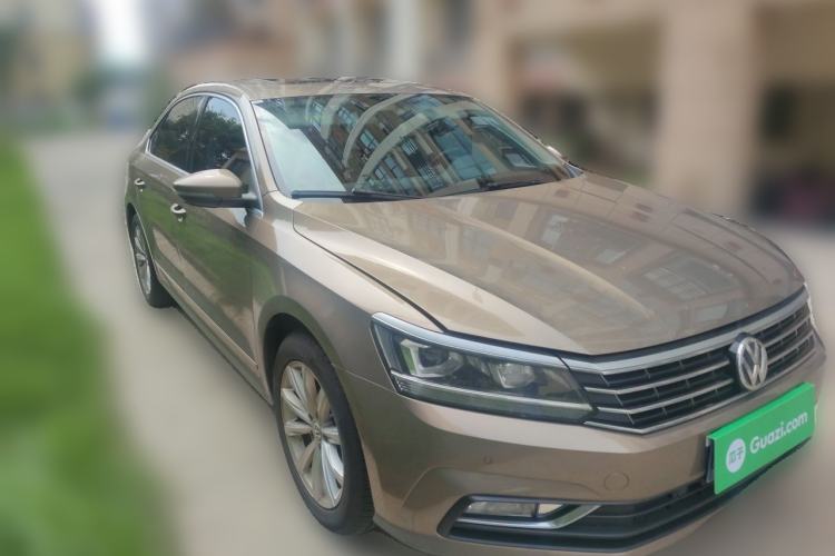 Used Volkswagen Passat 2017 330TSI DSG Luxury Edition Front Right 45 Deg